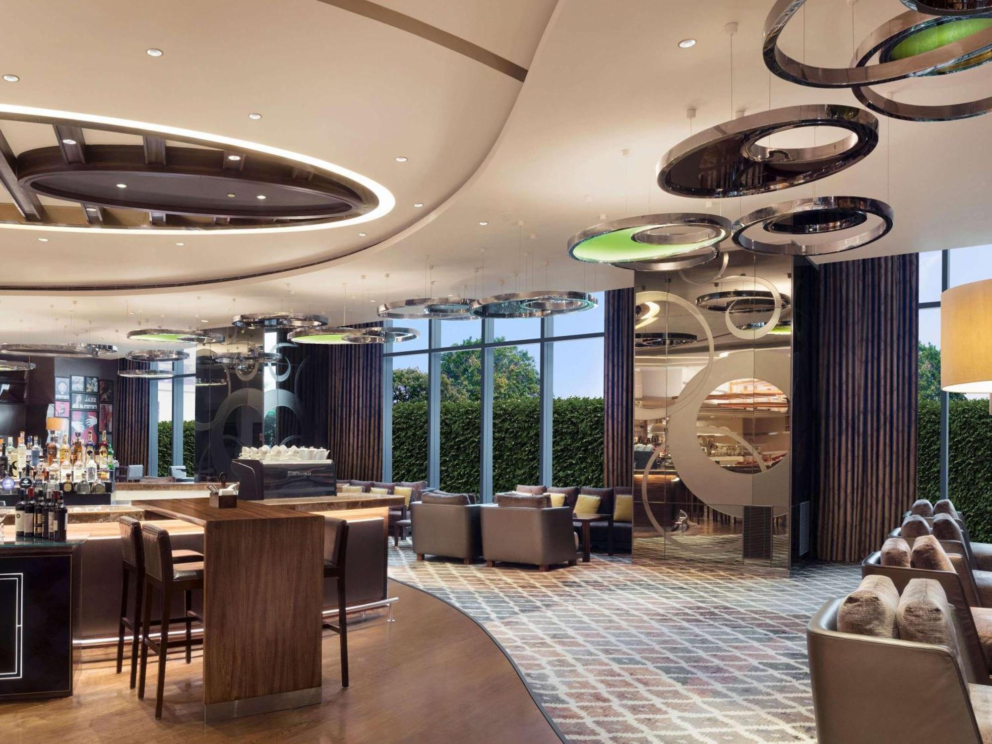 Pullman New Delhi Aerocity Exterior foto The lounge at the airport